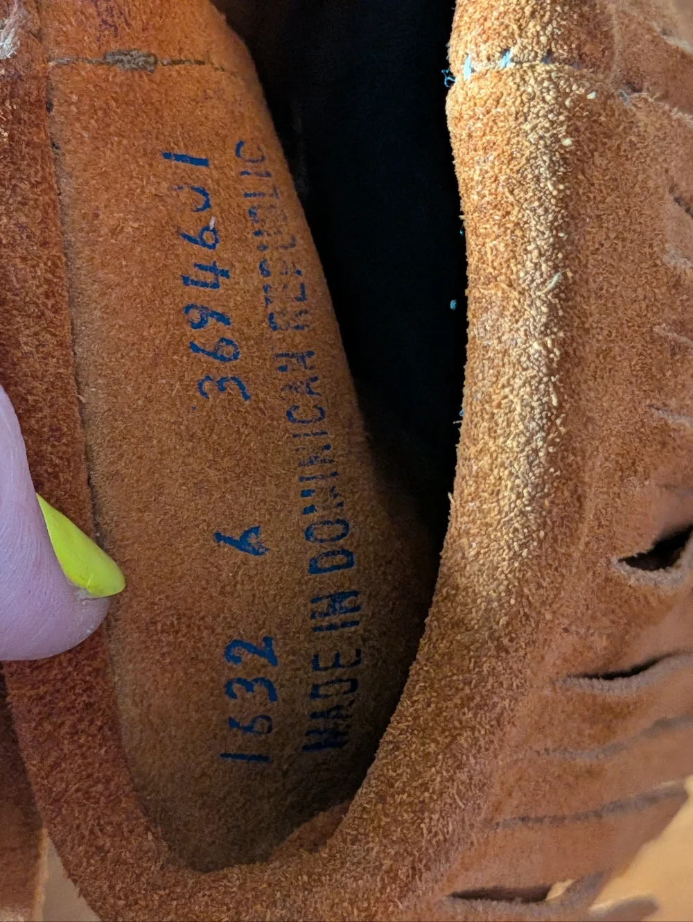 Minnetonka Brown Suede Fringe Boots Moccasin Style Size 6